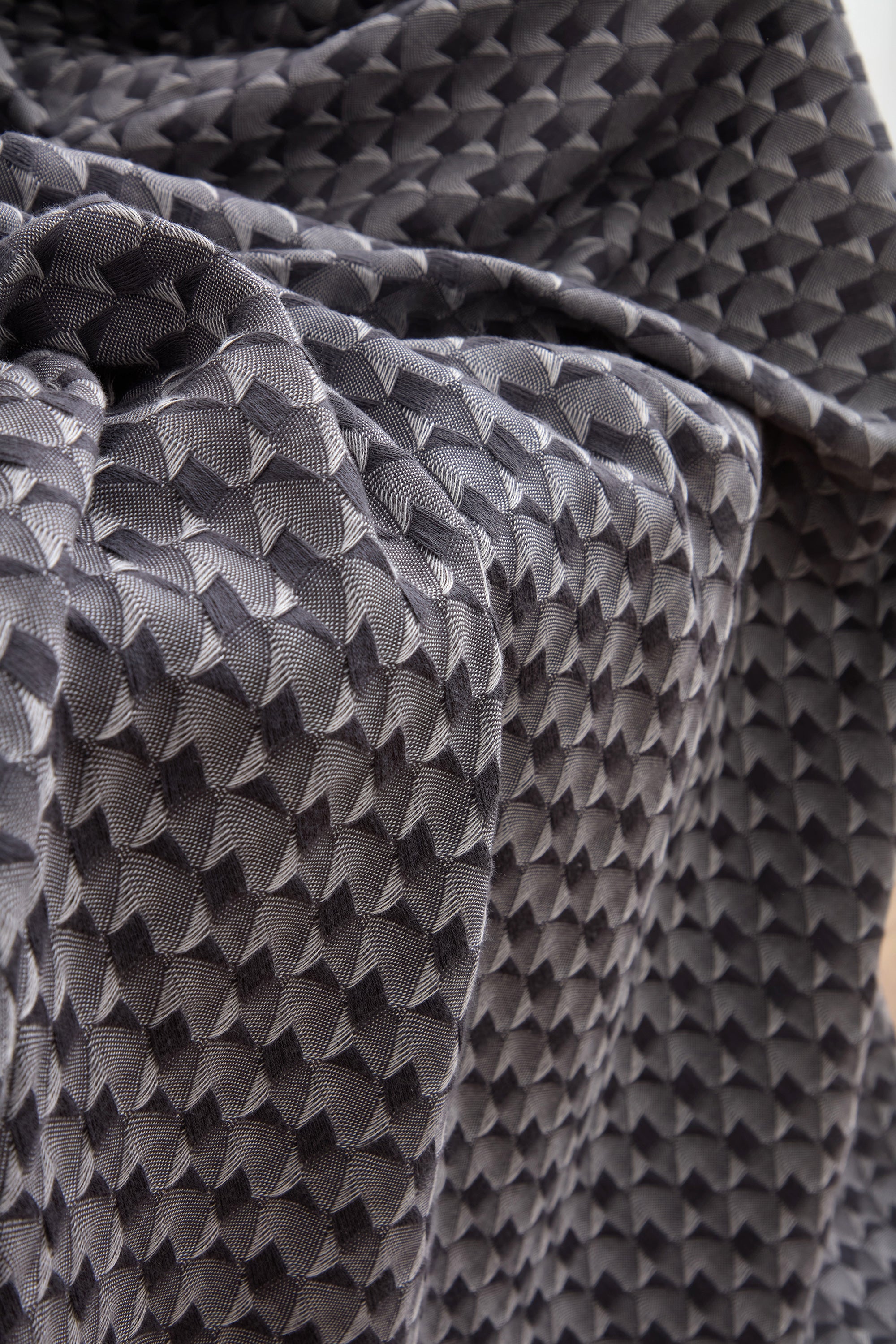 Nest & Peace Collection - Oud Shadow Throw