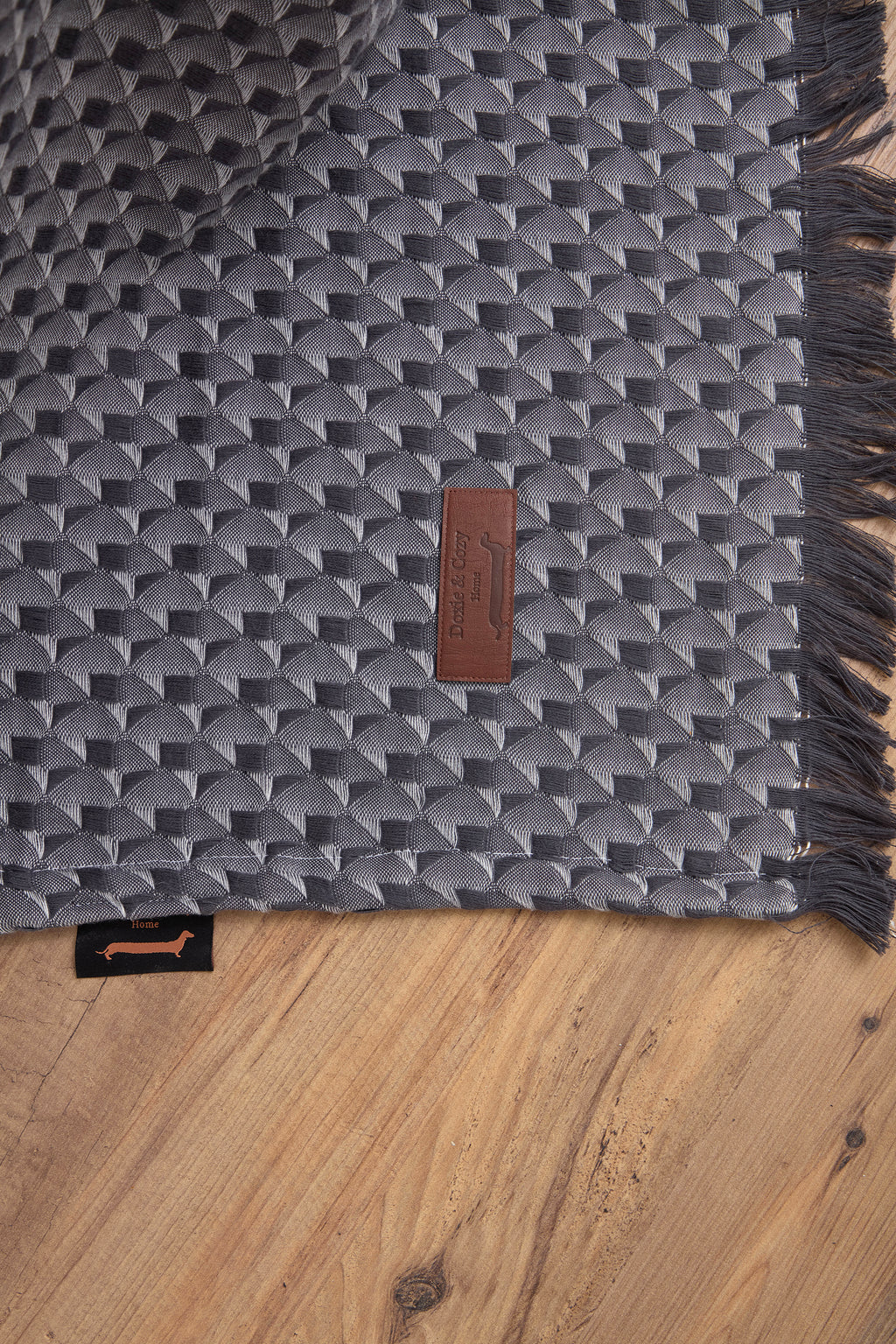 Nest & Peace Collection - Oud Shadow Throw